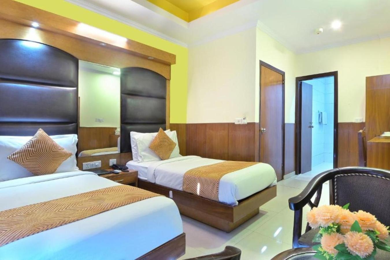 Hotel Castle Blue Neu-Delhi Exterior foto