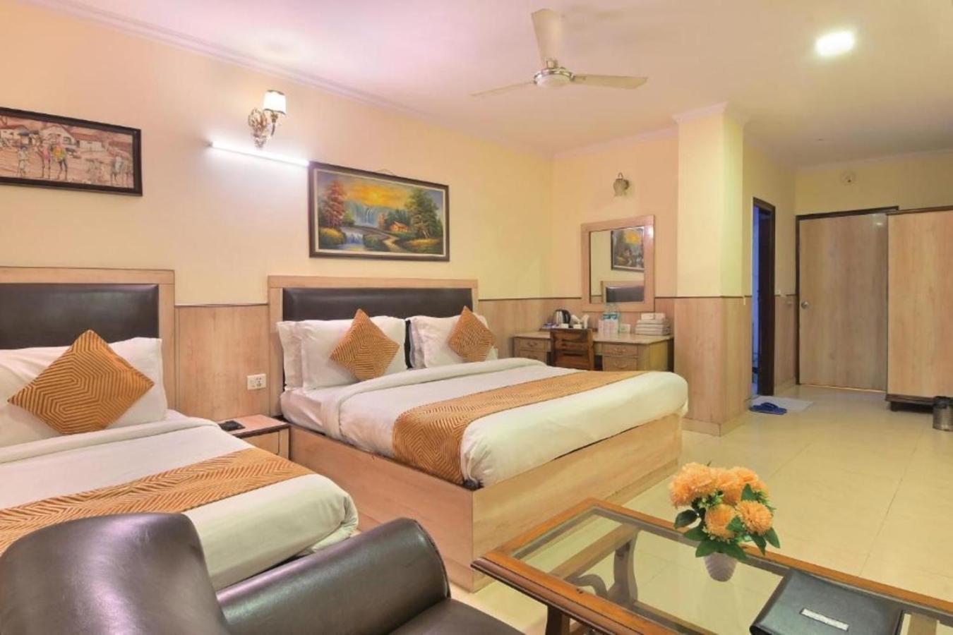 Hotel Castle Blue Neu-Delhi Exterior foto