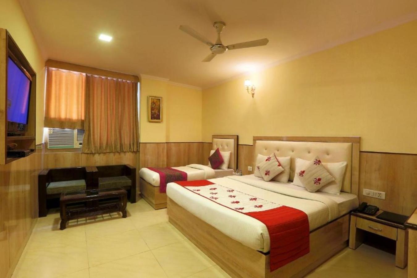 Hotel Castle Blue Neu-Delhi Exterior foto