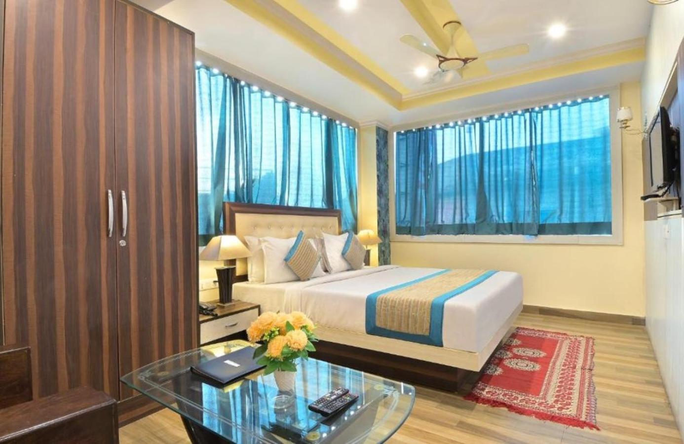 Hotel Castle Blue Neu-Delhi Exterior foto