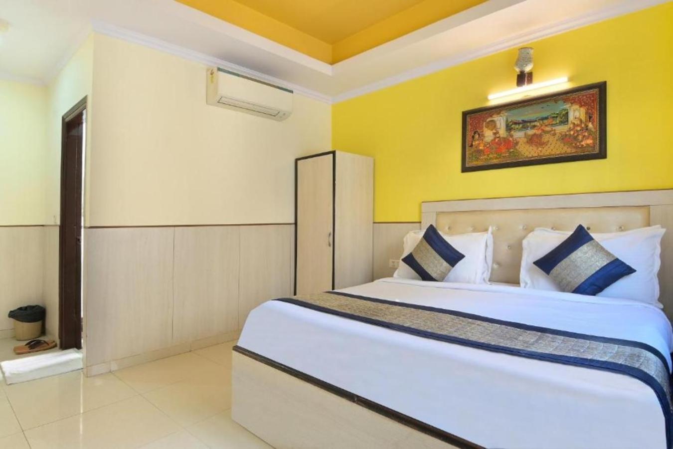 Hotel Castle Blue Neu-Delhi Exterior foto