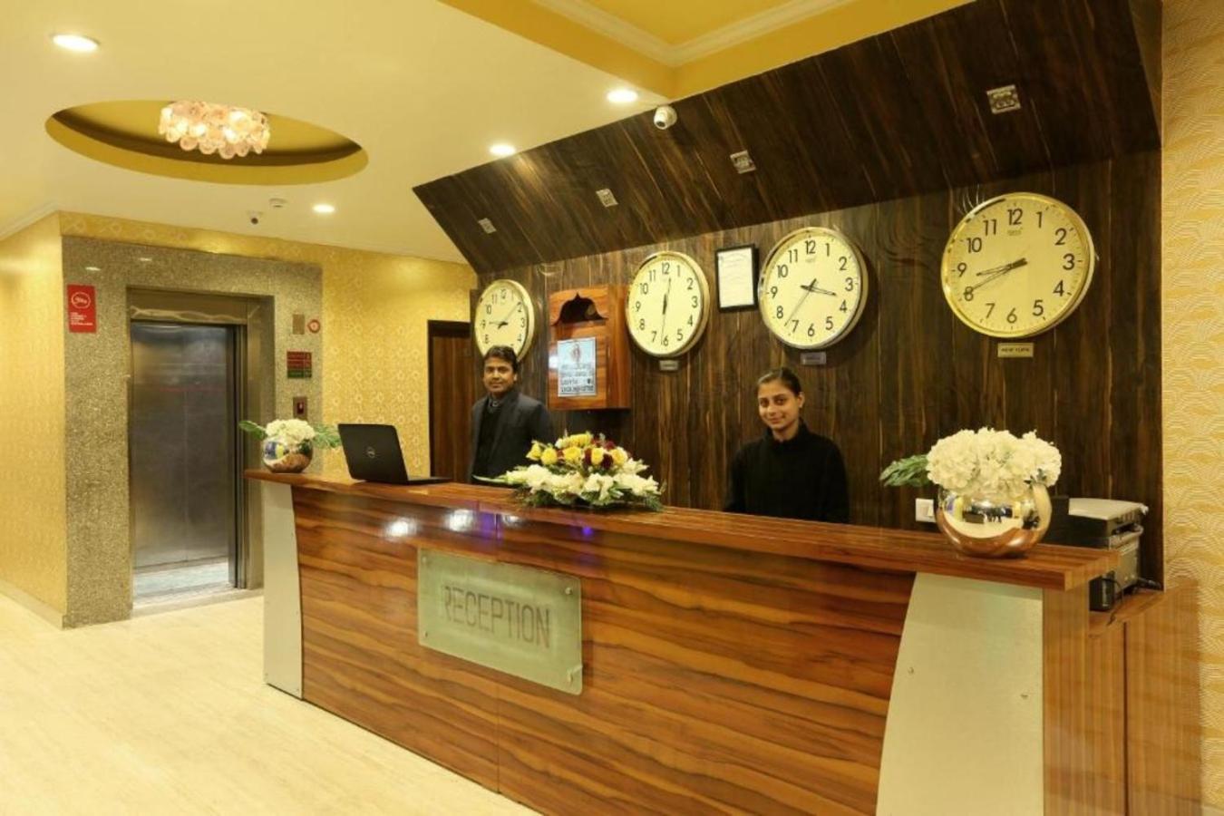 Hotel Castle Blue Neu-Delhi Exterior foto