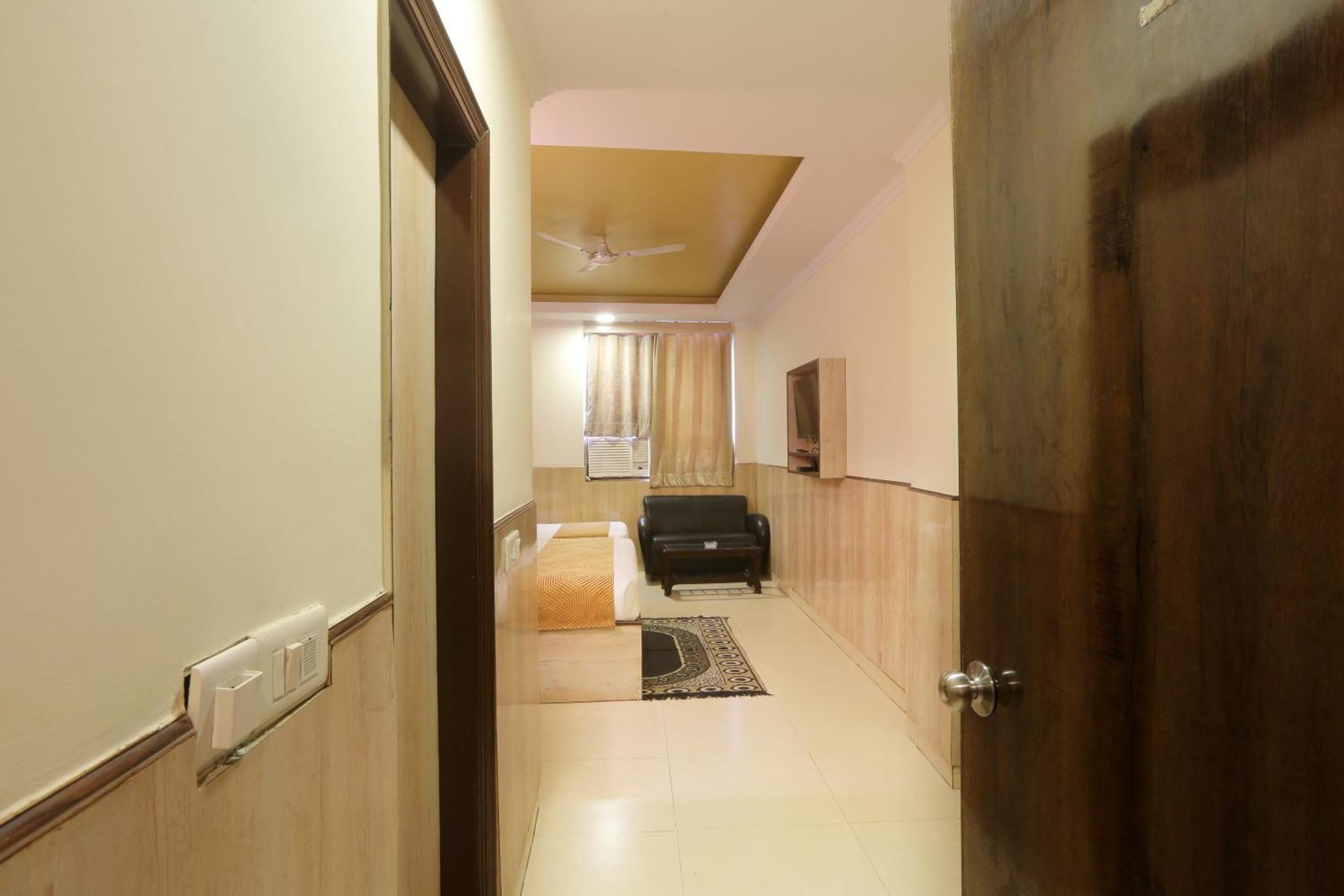 Hotel Castle Blue Neu-Delhi Exterior foto