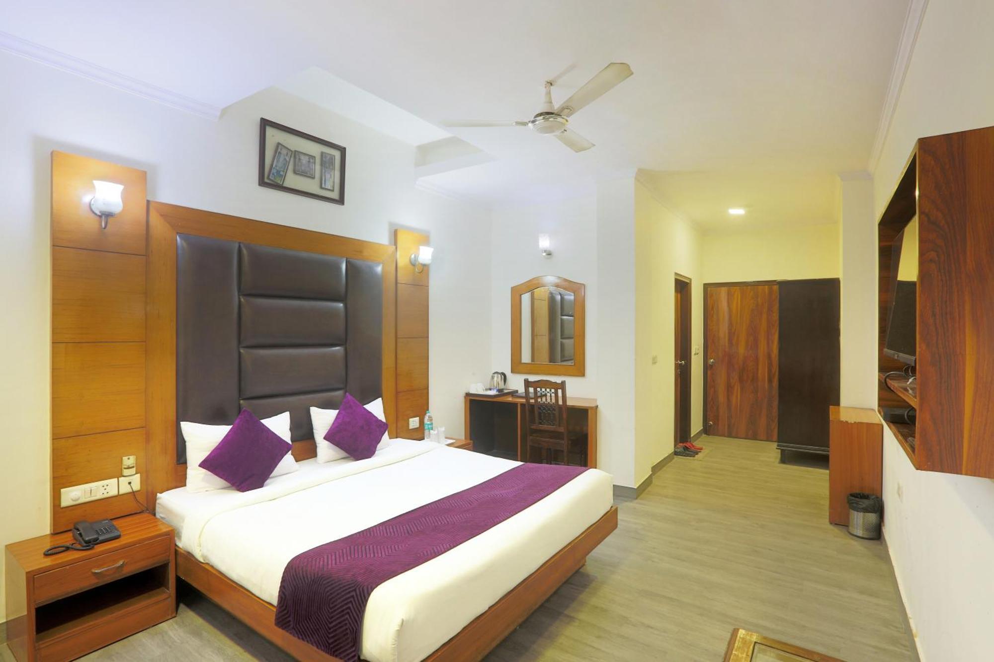 Hotel Castle Blue Neu-Delhi Exterior foto