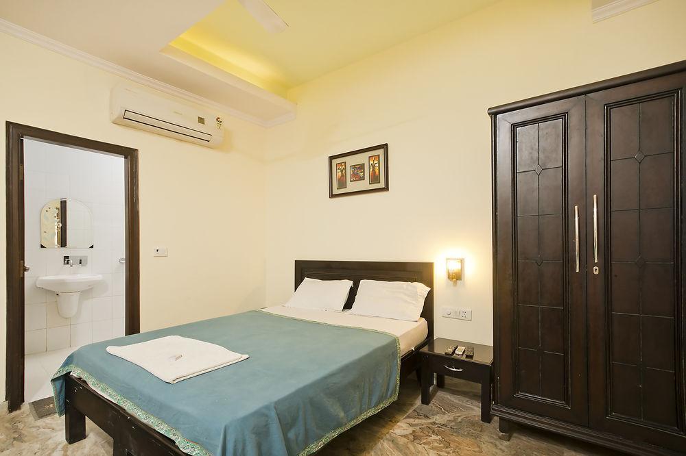 Hotel Castle Blue Neu-Delhi Exterior foto