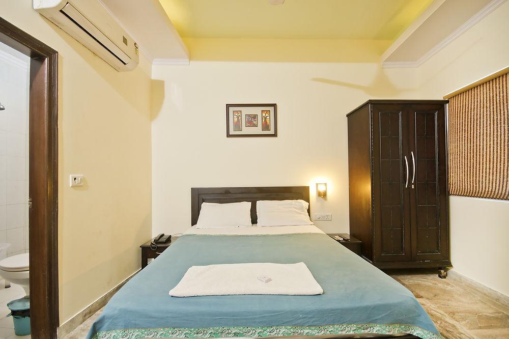 Hotel Castle Blue Neu-Delhi Exterior foto