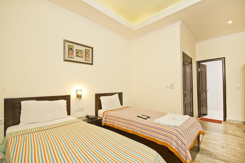 Hotel Castle Blue Neu-Delhi Exterior foto