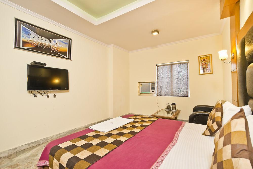 Hotel Castle Blue Neu-Delhi Exterior foto